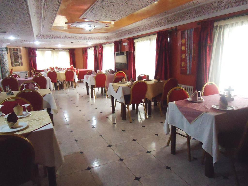 Hotel Lixus Надор Екстериор снимка
