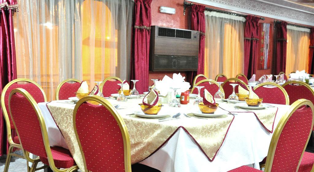 Hotel Lixus Надор Екстериор снимка